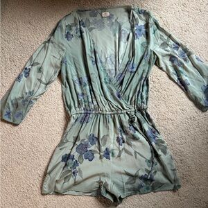 O’Neil watercolor romper size M